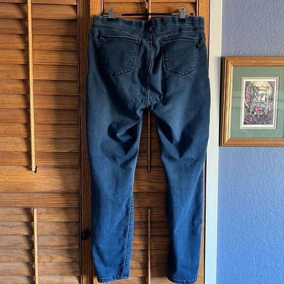 Slim Fit Skinny Midrise Lightweight Denim Jeggings - Picture 2 of 12
